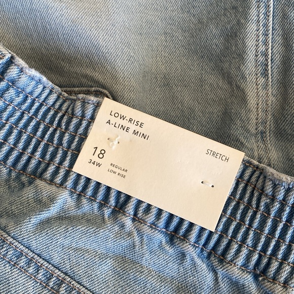 American Eagle, 18 (34W), stretch, low-rise a-line mini skirt - Picture 4 of 9